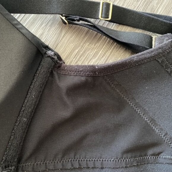 Spanx Mesh Black Sports Bra Workout to Waves Size Med EUC - Picture 7 of 8
